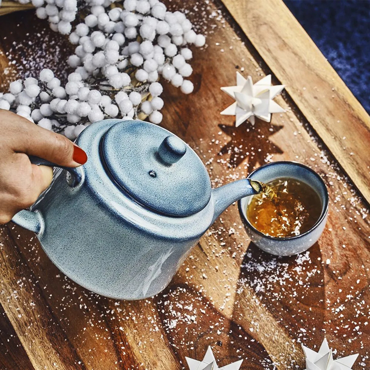 THEIERE EN PORCELAINE GIVRE 80 CL